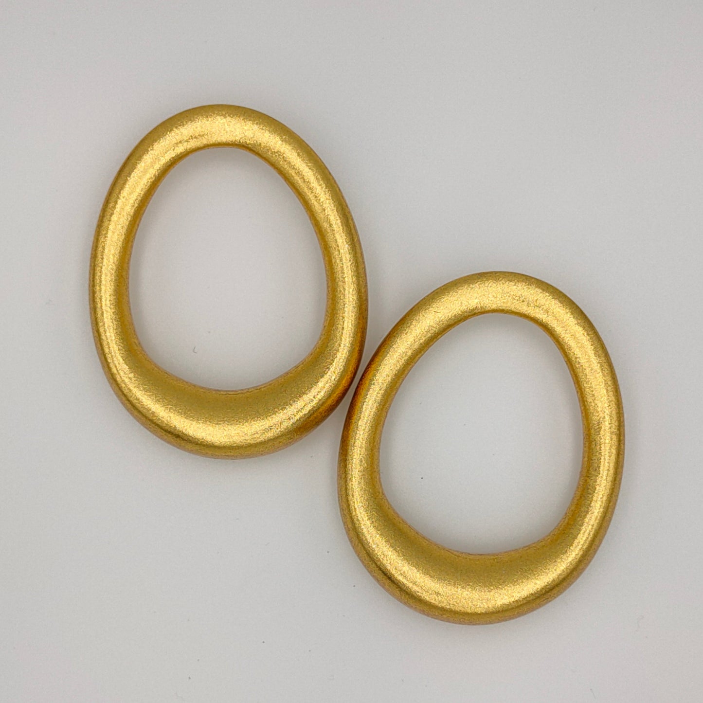 Chunky Hoop Earrings / Gold