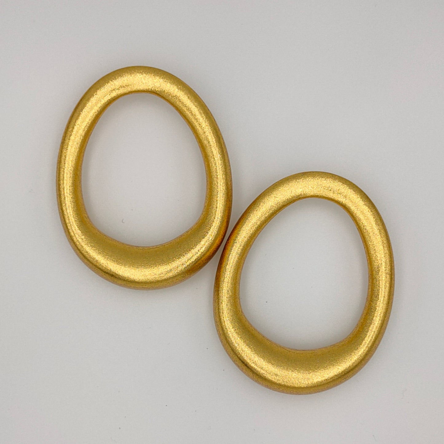 Chunky  Hoop Earrings / Gold
