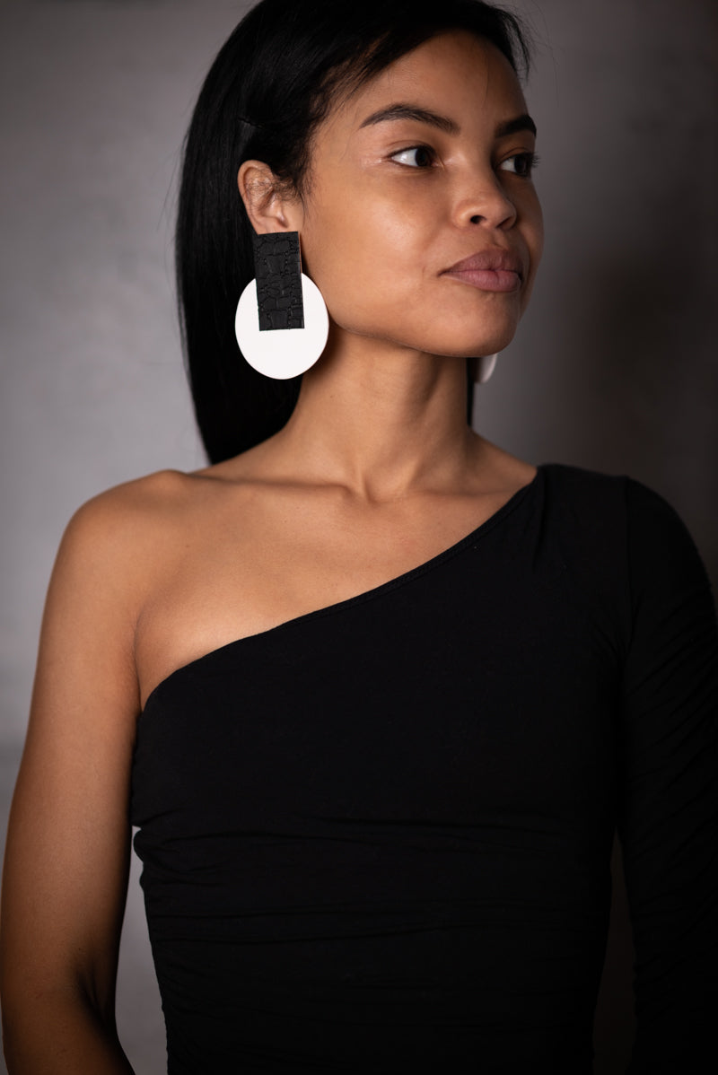 Egypt Earrings/ Black & White