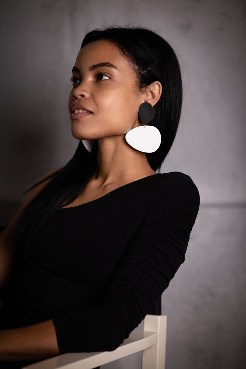 Pebbles Earrings/ Black+White