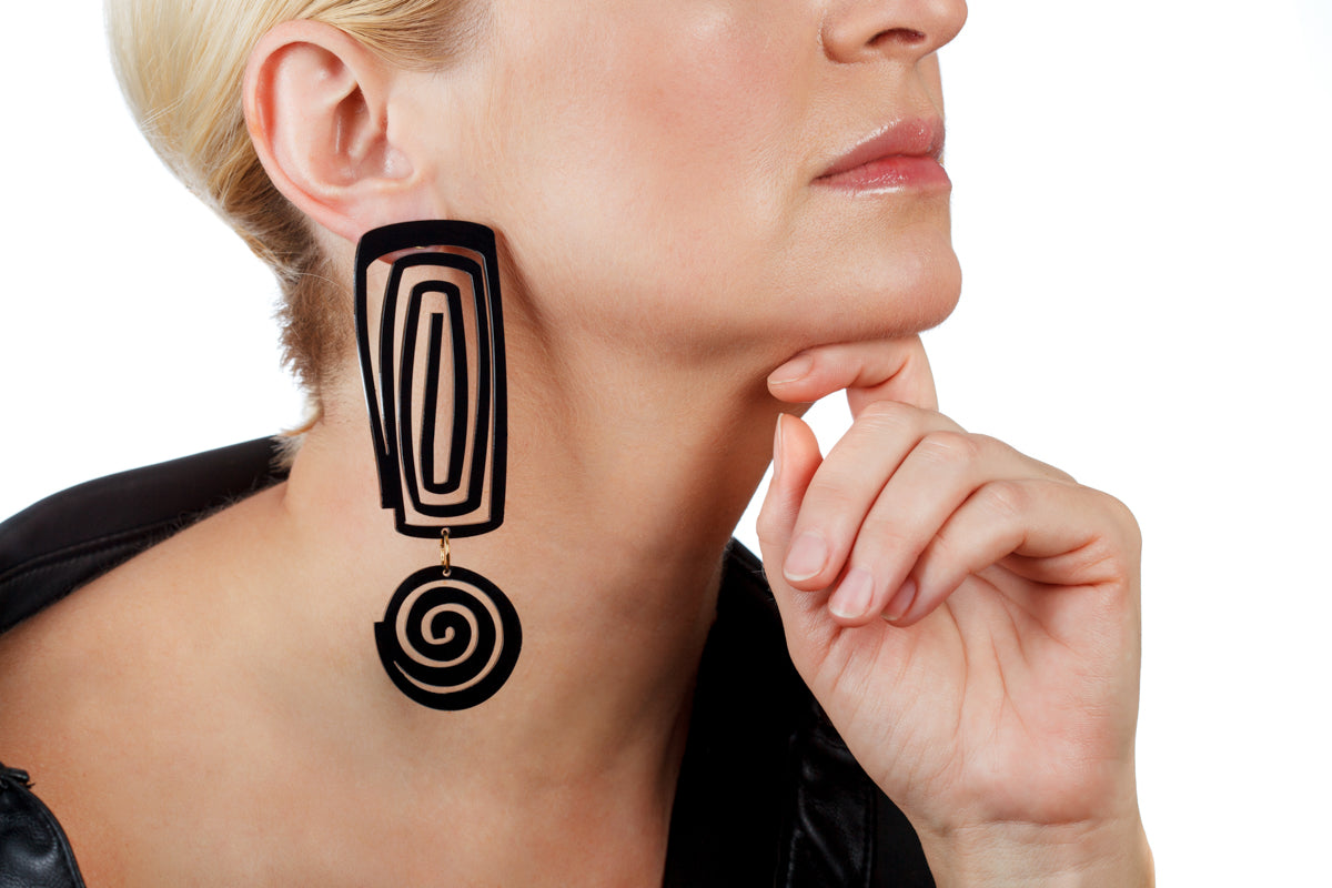 PlexiGlass Mirror-Black Square Spiral Earrings / Black