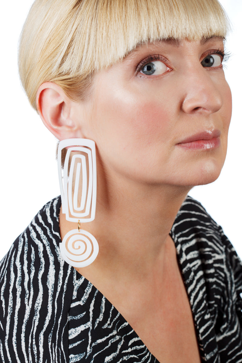 PlexiGlass Mirror-White Square Spiral Earrings / White