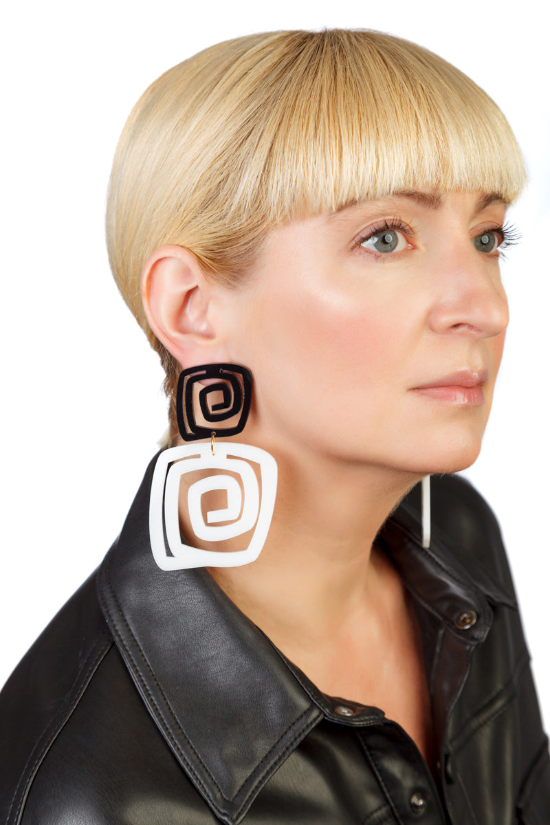 PlexiGlass Mirror-Black & White Spiral Double Square Earrings / Black & White