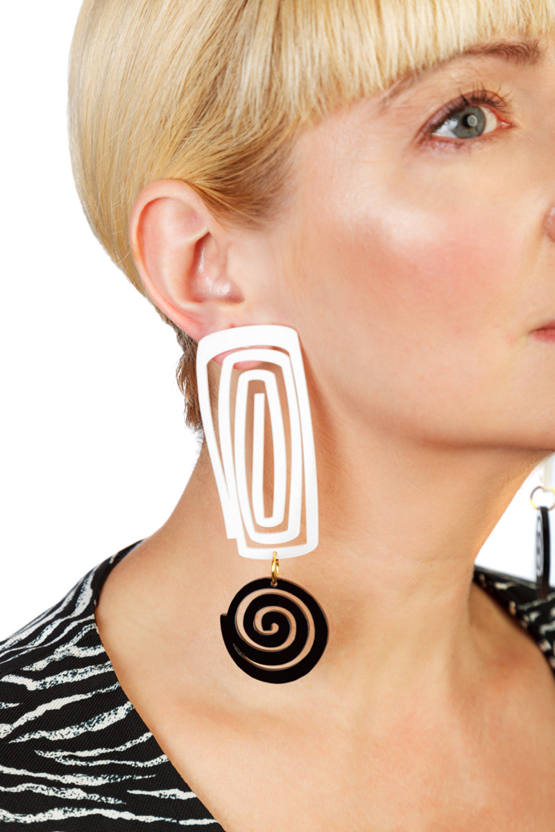 PlexiGlass Mirror-Black & White Square Spiral Earrings / Black & White