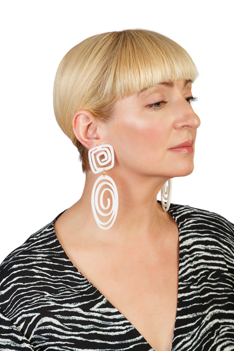 PlexiGlass Mirror-White Oval Spiral Earrings / White