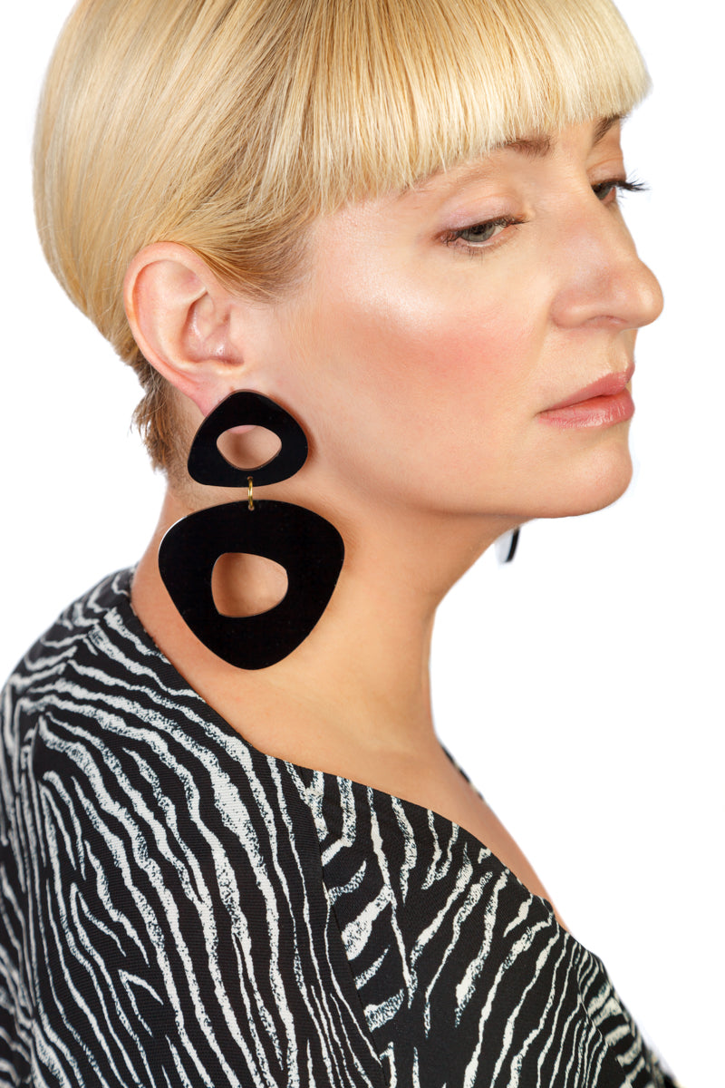 PlexiGlass Mirror-Black Double Triangle Chunky Hoop Earrings / Black