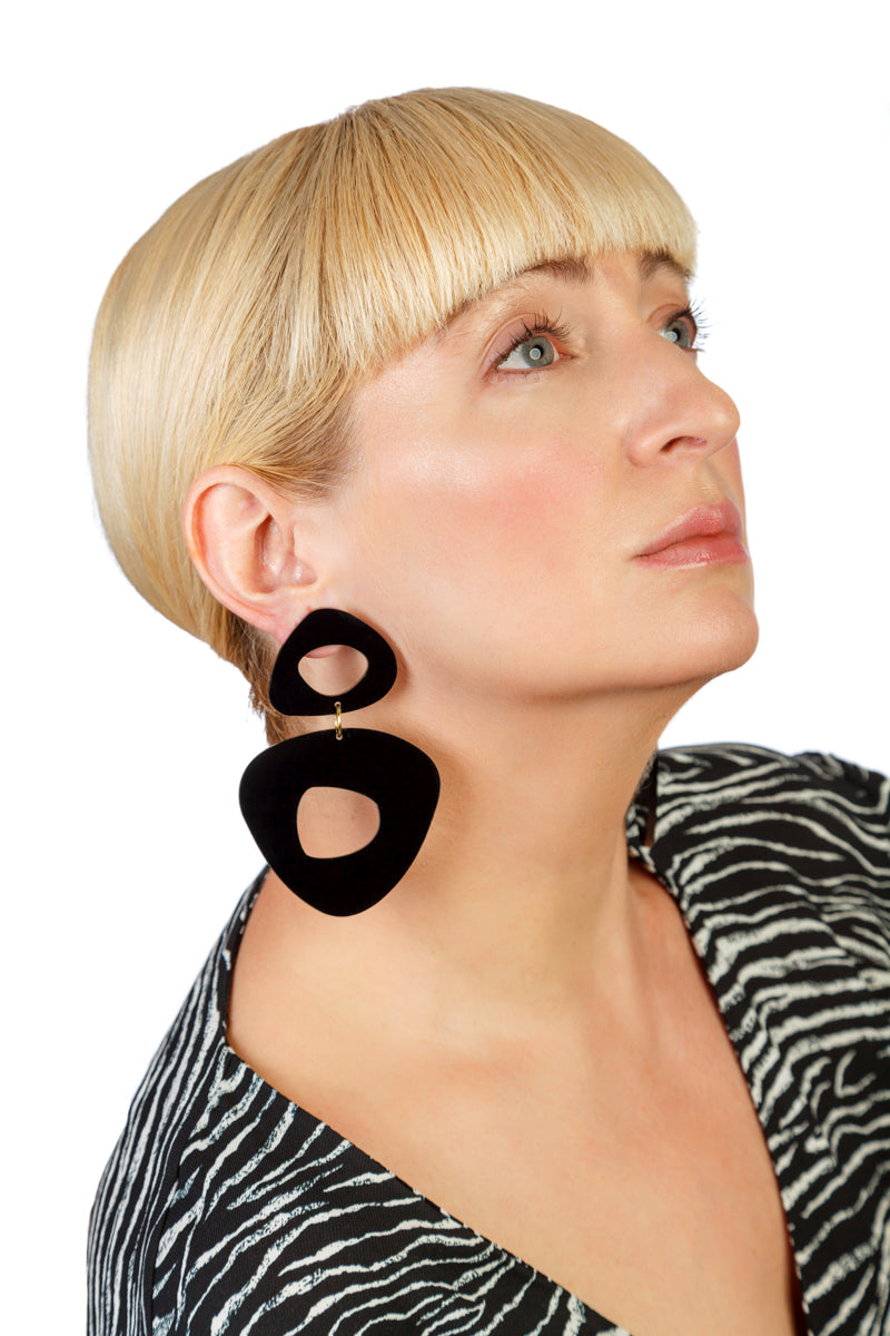 PlexiGlass Mirror-Black Double Triangle Chunky Hoop Earrings / Black