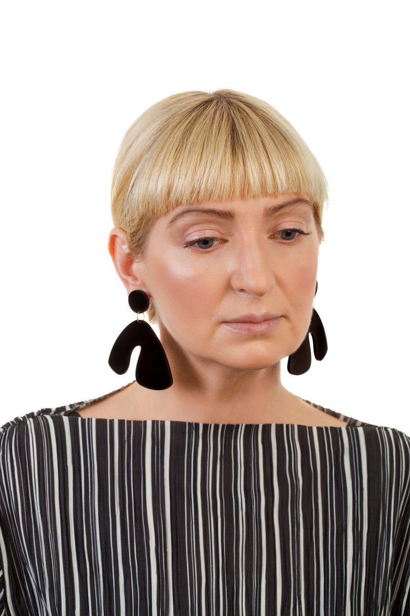 PlexiGlass Mirror-Black Arch Earrings / Black