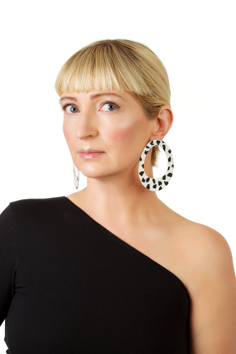 Hoop Earrings/ White+Black