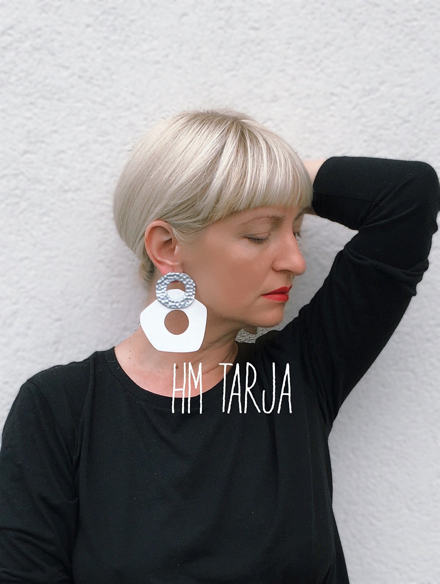 Five-Finger Hoop Earrings/ Silver+White