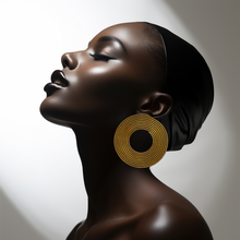 Load image into Gallery viewer, Spiral Hoop Earrings/ Gold
