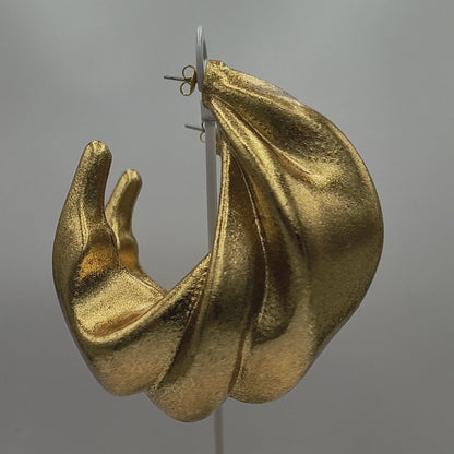 Wave Hoops / Gold