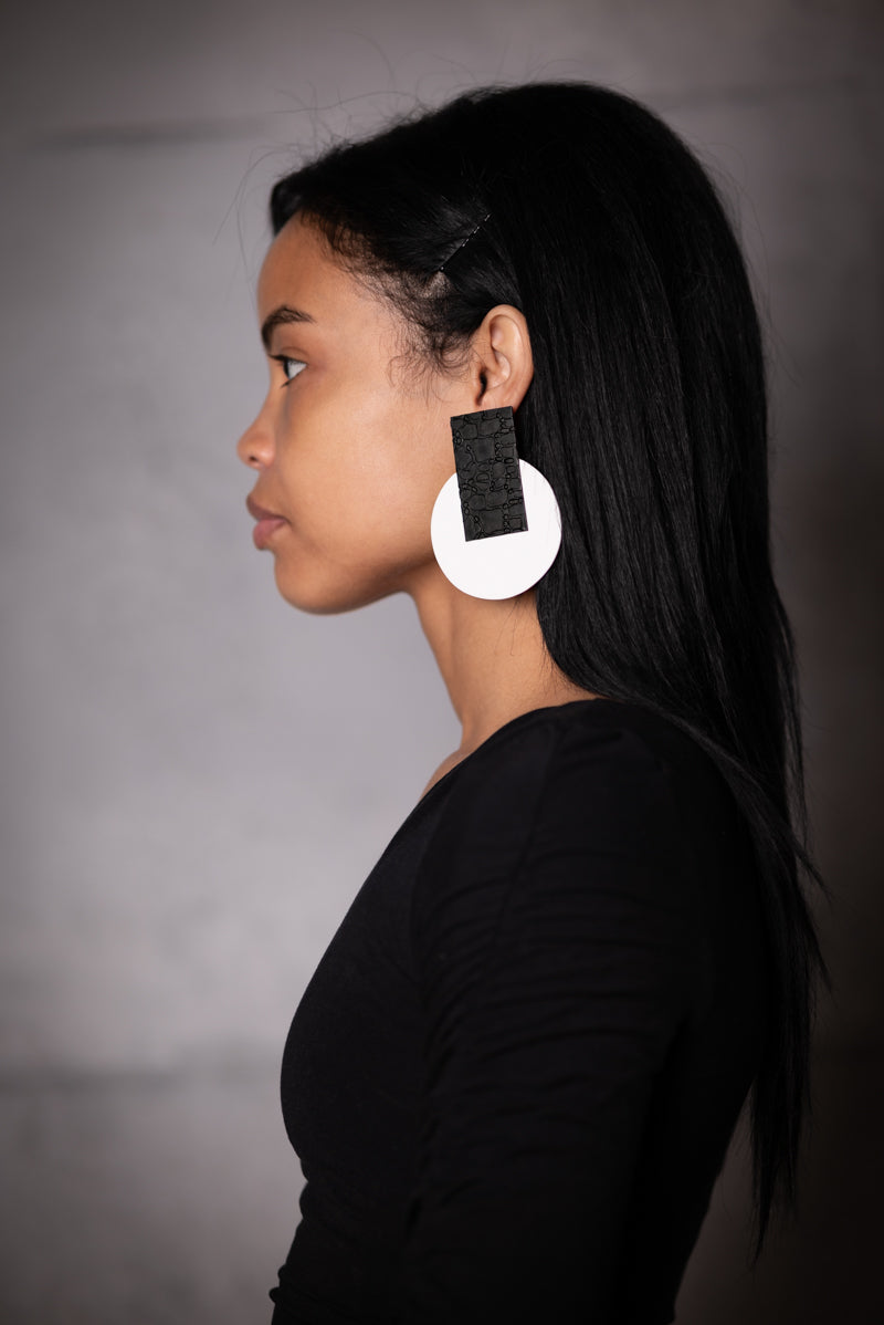 Egypt Earrings/ Black & White