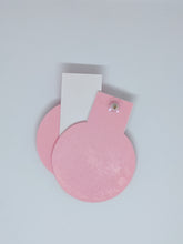 Load image into Gallery viewer, Egypt Earrings/ Pink+White
