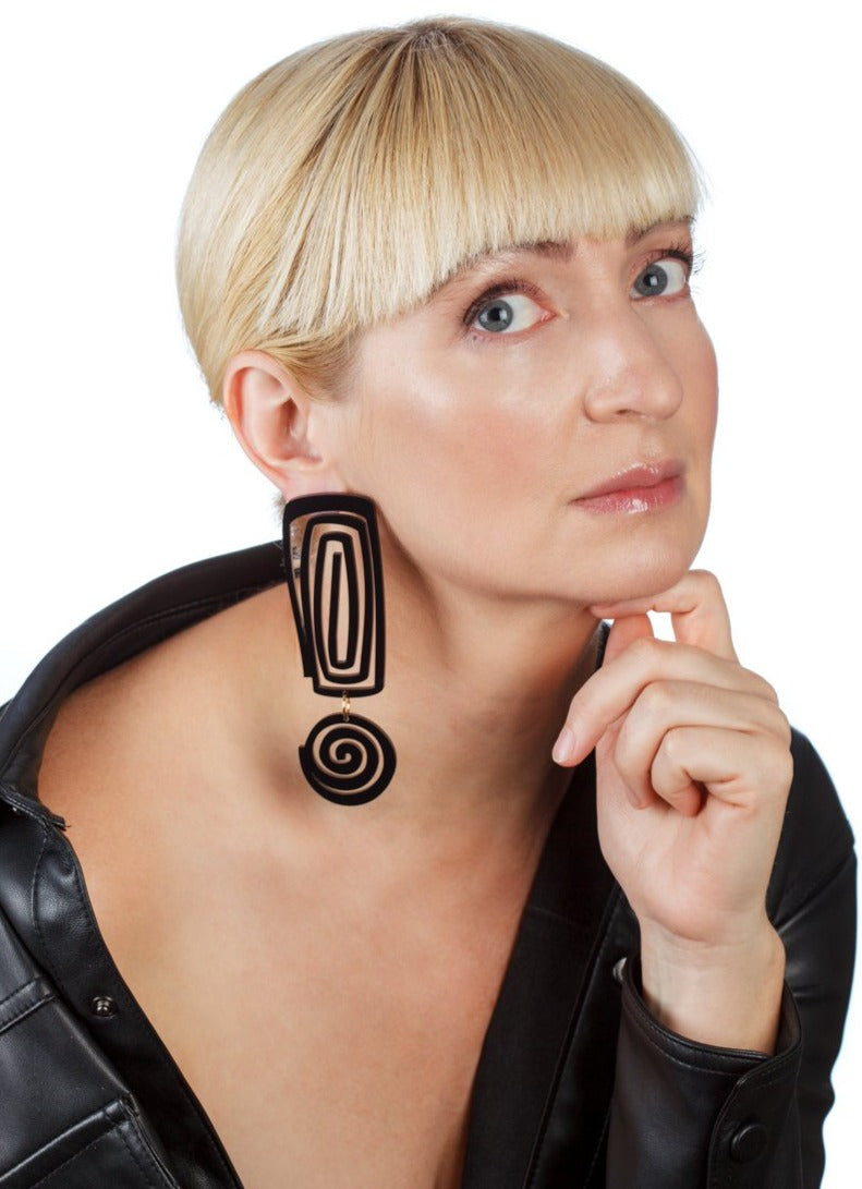 PlexiGlass Mirror-Black Square Spiral Earrings / Black