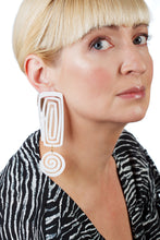 Load image into Gallery viewer, PlexiGlass Mirror-White Square Spiral Earrings / White
