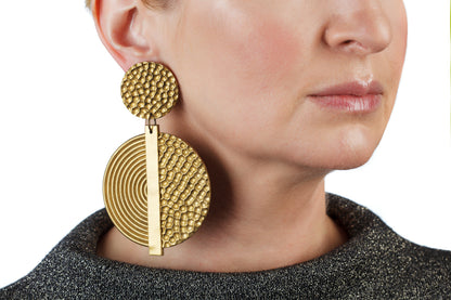 Hammered Spiral Earrings / Gold
