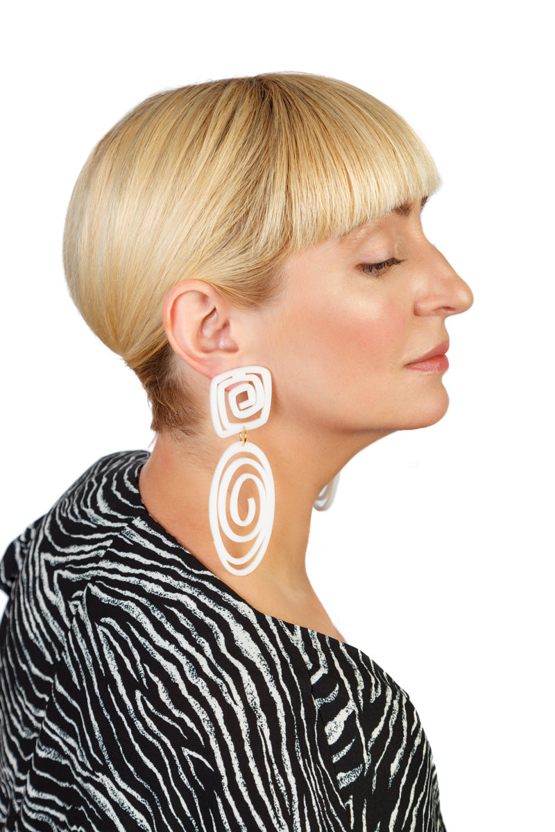 PlexiGlass Mirror-White Oval Spiral Earrings / White