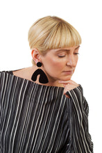 Load image into Gallery viewer, PlexiGlass Mirror-Black Arch Earrings / Black
