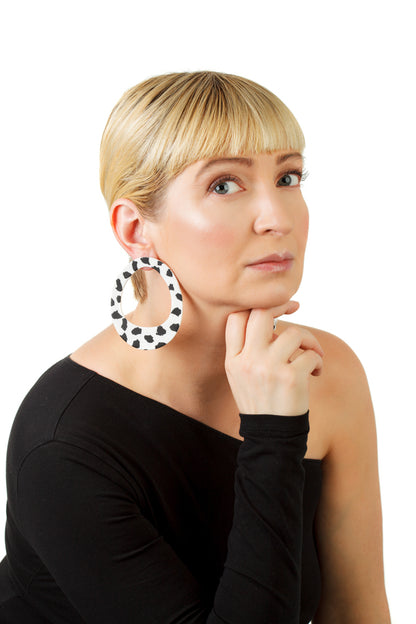 Hoop Earrings/ White+Black