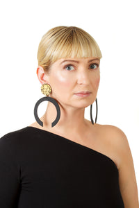 C-Hoop Earrings / Gold+Black