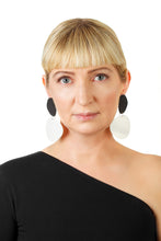 Load image into Gallery viewer, Pebbles Earrings/ Black+White
