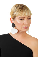 Load image into Gallery viewer, Pebbles Earrings/ Black+White

