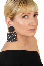 Load image into Gallery viewer, Сookies Earrings/ Black+White
